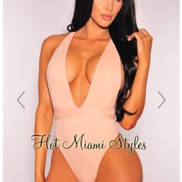 Black one piece swimsuit - Picture 3 of 6